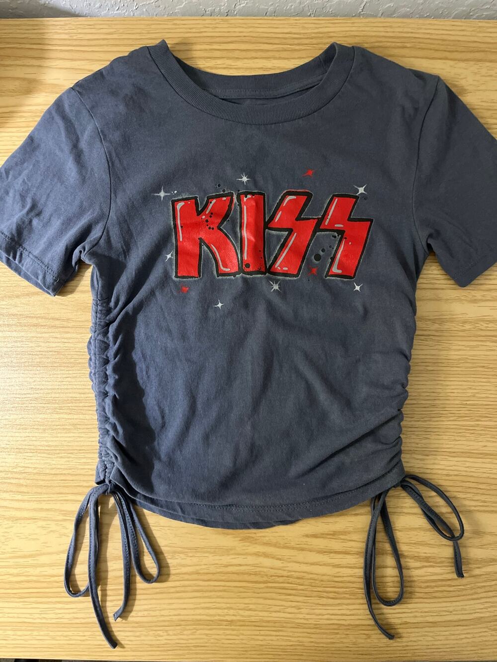 Women’s Kiss Band Side Tie Cropped Graphic Tee size XS 2023